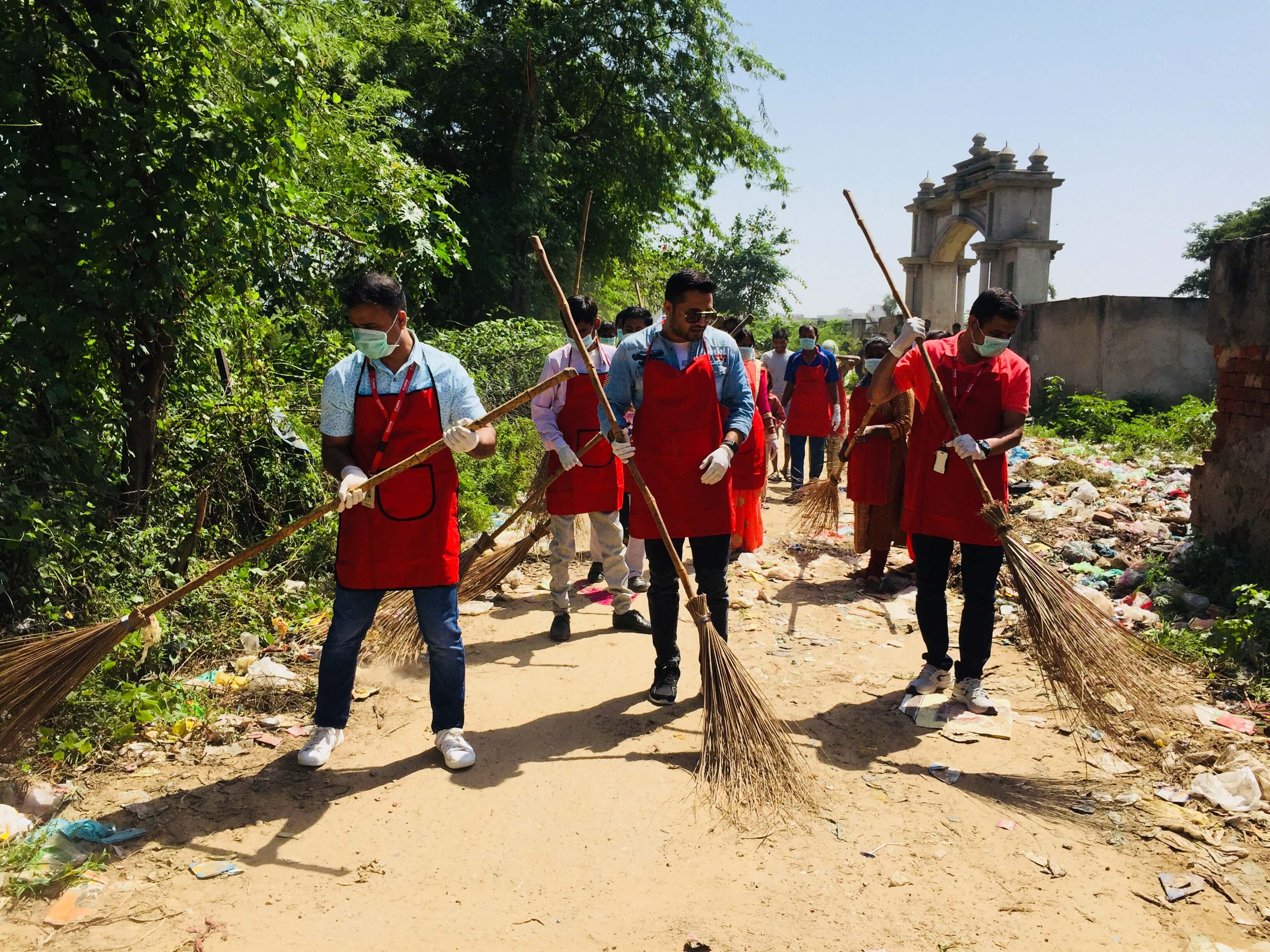 Canon India intensifies its environmental initiatives; organizes a cleanliness drive in Maheshwari village 